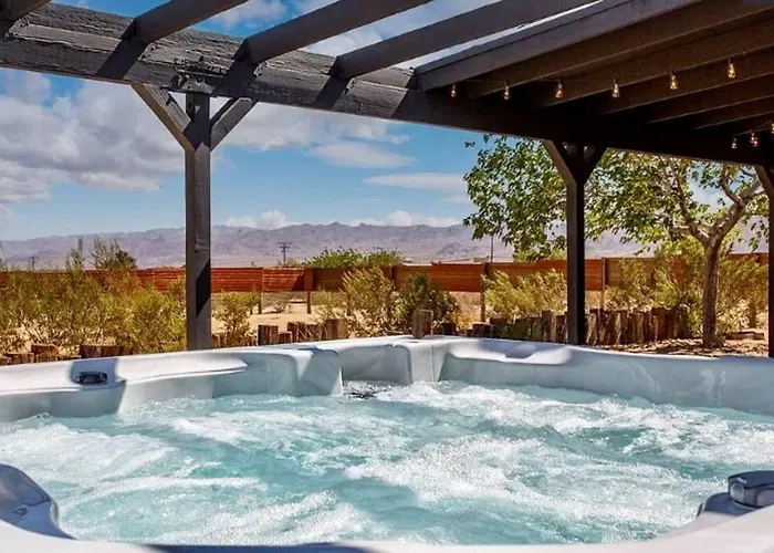Cheerful 2Bedroom Home With Hot Tub And Cowboy Pool In Joshua Tree