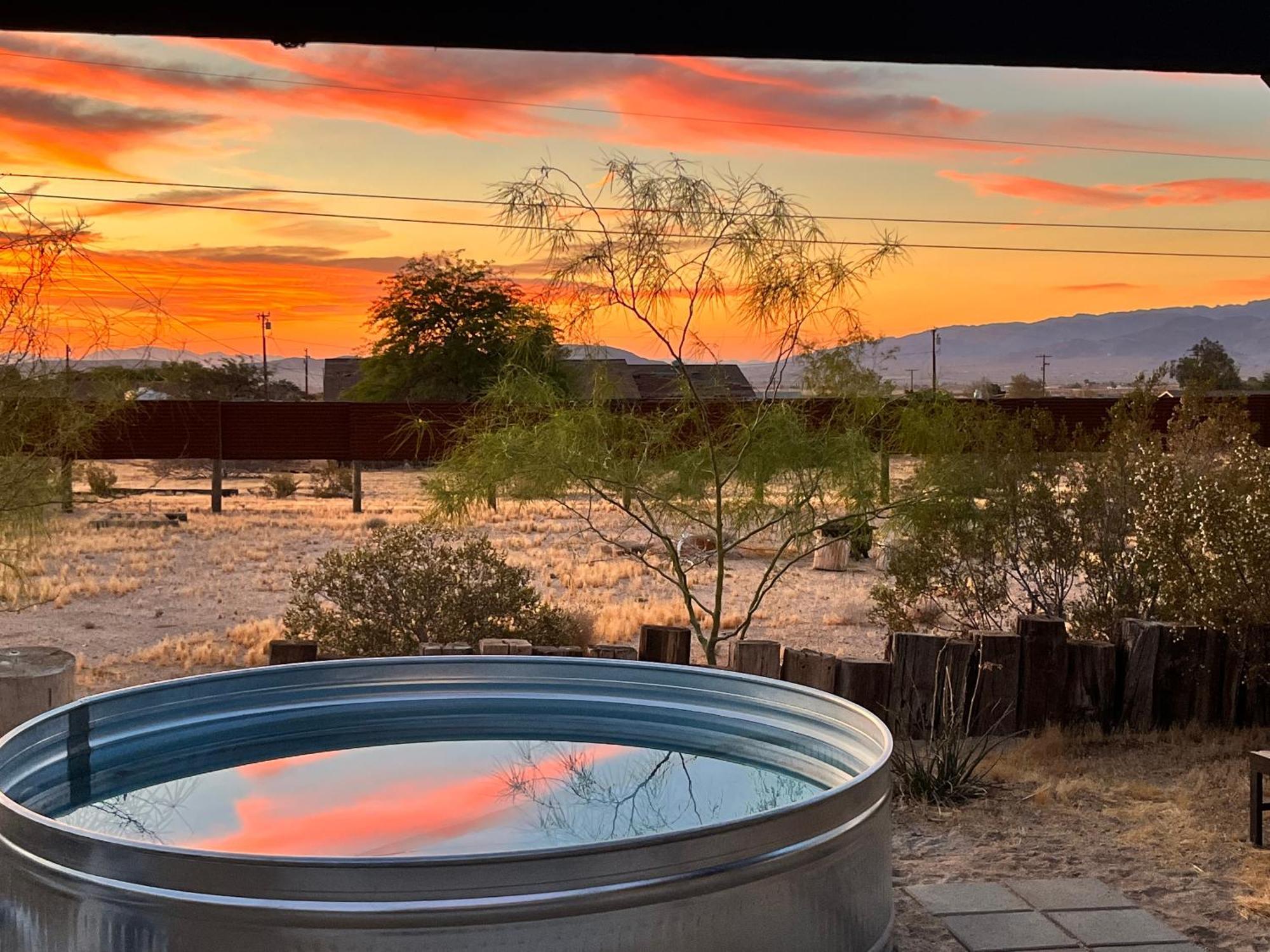 Hébergement de vacances Cheerful 2bedroom With Hot Tub And Cowboy Pool In *